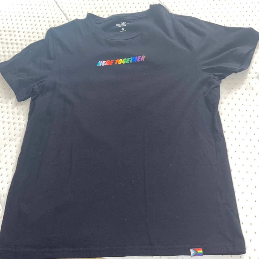 Hollister T-shirt very comfortable and gorgeous